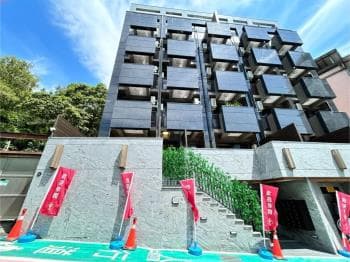 金爵騎仕守護一世 - 金爵騎仕 物件封面
