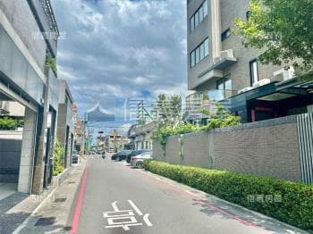 公園首排霸氣庭院雙車墅 -  物件封面