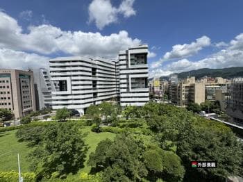 香波堡面公園電梯別墅 - 香波堡 物件封面